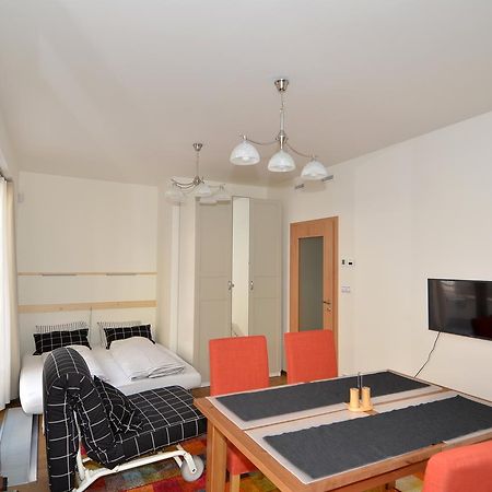 Apartman Mozartova Apartamento Praga Exterior foto
